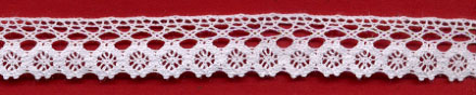 <font color="red">IN STOCK</font><br>9/16" Cotton Cluny Edge Wheel-White