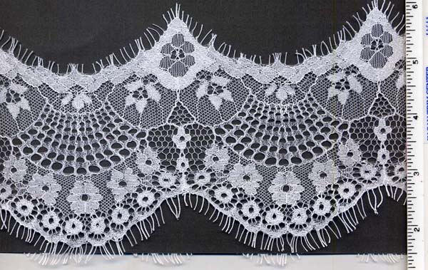 4.5" Nylon Floral Fan Scallop Lace-White