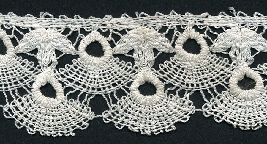 <font color="red">IN STOCK</font><br>3+3/8" Cotton Edge Lace-Natural