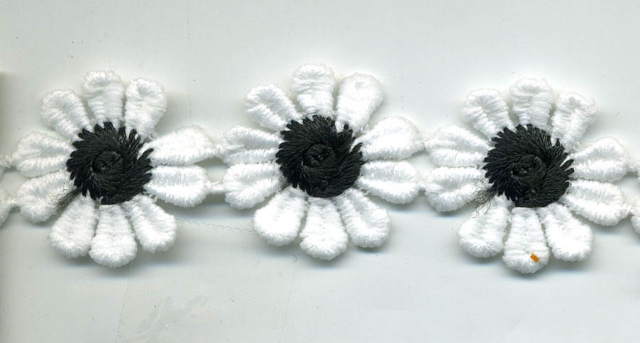 <font color="red">IN STOCK</font><br>1" Poly Daisy Venise Chain-White/Black Center