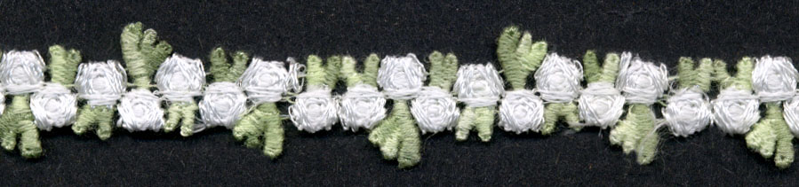 <font color="red">IN STOCK</font><br>5/8" Rayon Tri Bud Chain-Varigated White/Green Leaf