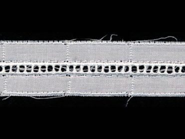 <font color="red">IN STOCK</font><br>15/16" Poly/Cotton Ladder (1/8" Beading)-White