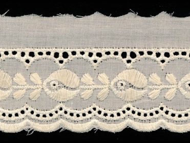 <font color="red">IN STOCK</font><br>2" Cotton Scallop Eyelet Lace-Cream