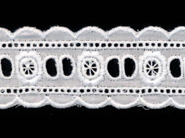 <font color="red">IN STOCK</font><br>1+1/2" Poly/Cotton Eyelet Beading-White