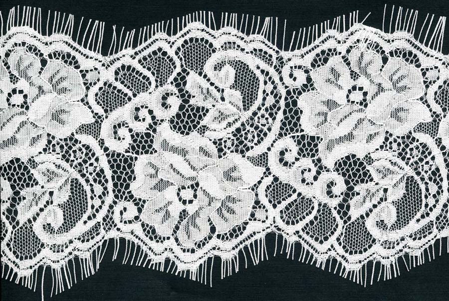 4.5" Floral Double Scallop Edge Lace-White<>Chantilly / Eyelash Lace